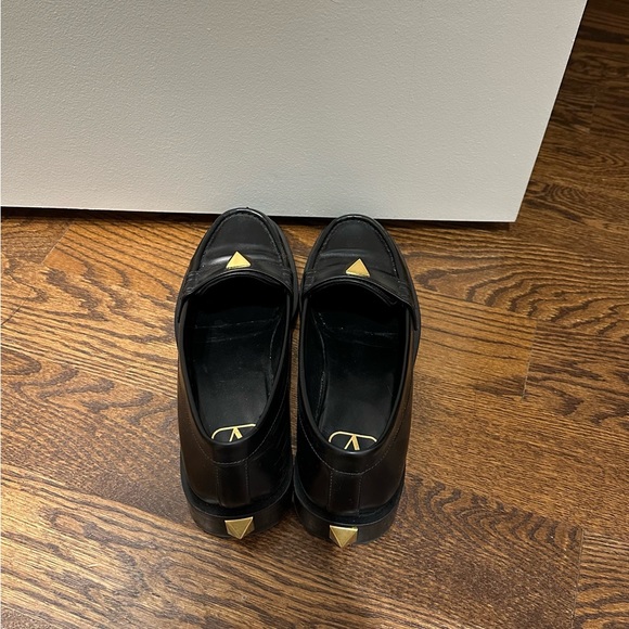 VALENTINO ROMAN STUD BRUSHED CALFSKIN LOAFER - Picture 3 of 4